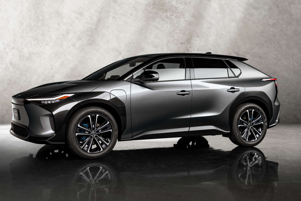 Toyota BZ4X: il primo SUV elettrico in arrivo nel 2022