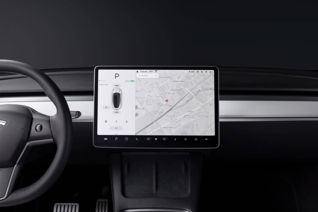 Infotainment e guida assistita sulle Auto Tesla: una tecnologia all&rsquo;avanguardia
