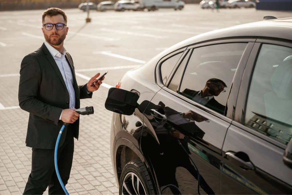Auto elettriche e ibride: perch&eacute; il NLT conviene ad aziende e professionisti